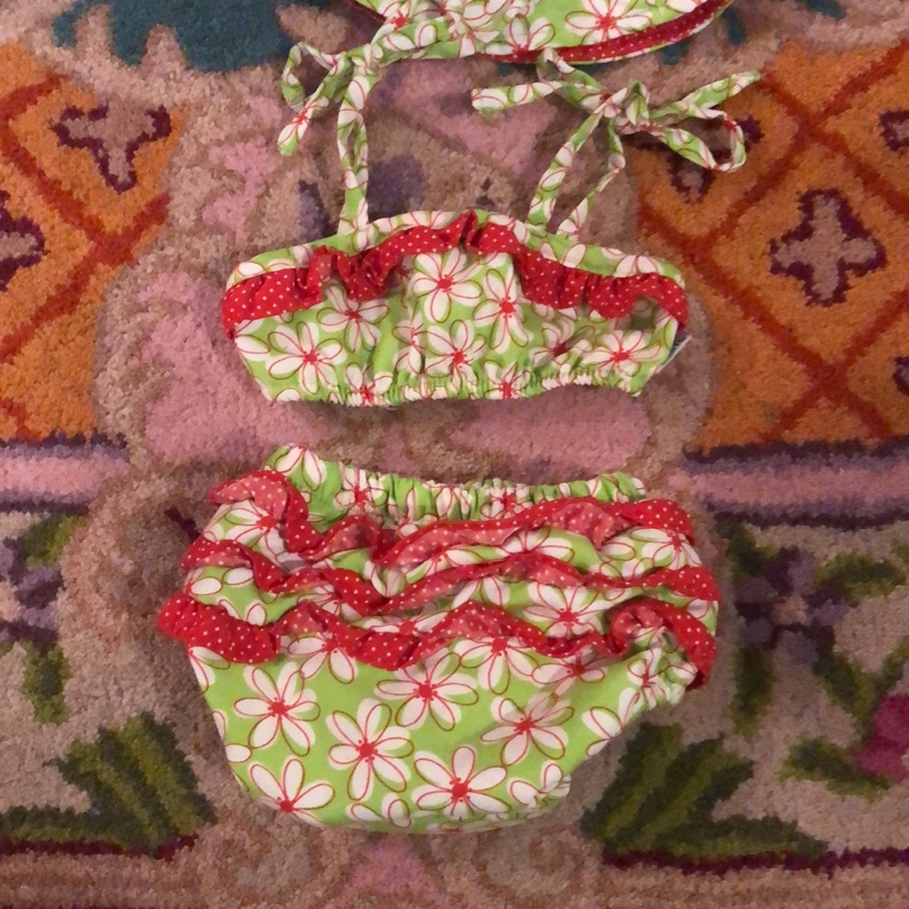 Baby Girl Flower Bikini with hat - Picture 2 of 2